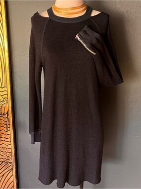 n:PHILANTHROPY Charcoal Long Sleeve Cold Shoulder, Sz. S